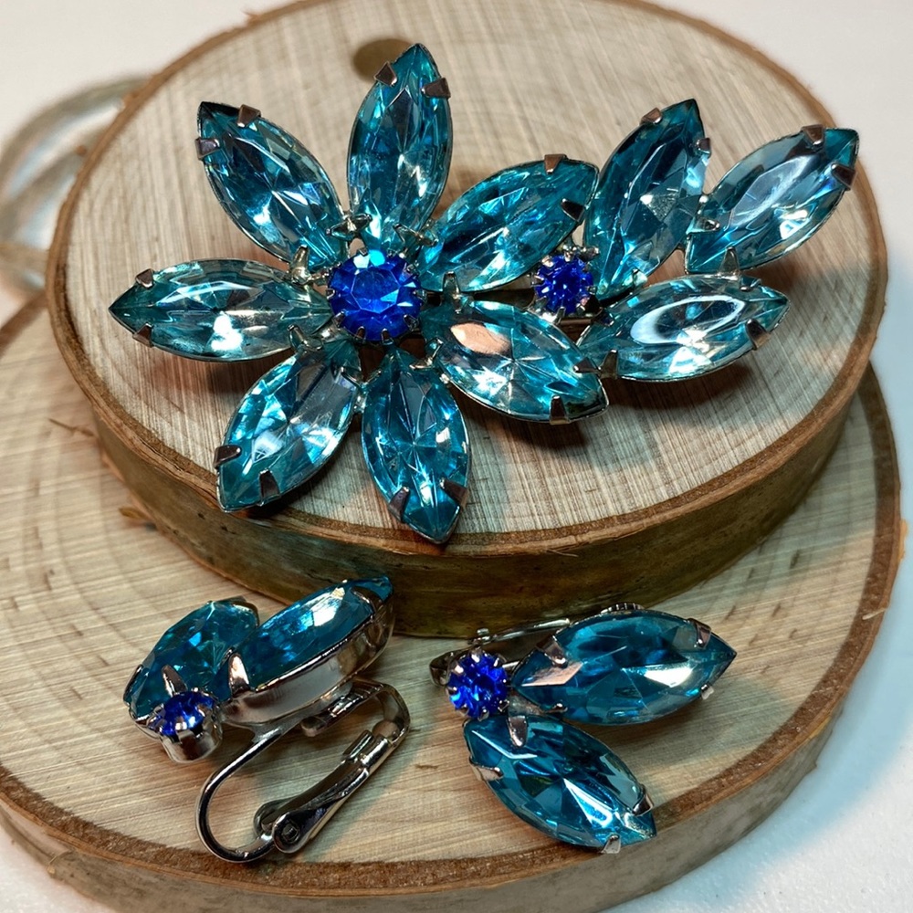 Vintage Set of Icy Blue Faceted Crystal Clip on Earrings & Brooch Pin